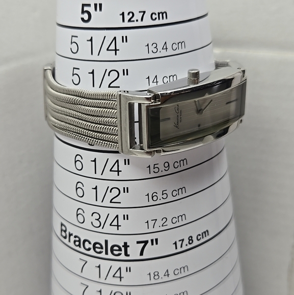 Womens Kenneth Cole New York KC-4615 Silver Tone Tank Quartz Watch New Battery - Picture 5 of 8